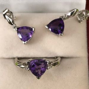 Matching set; Earrings/Ring of amethyst & diamonds